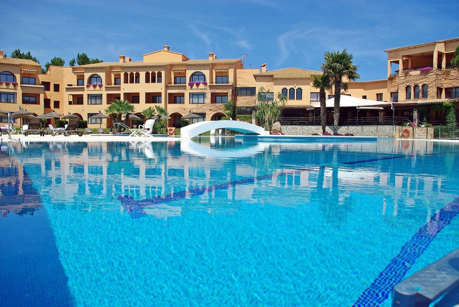 La Costa Hotel Golf & Beach Resort Pals Ngoại thất bức ảnh